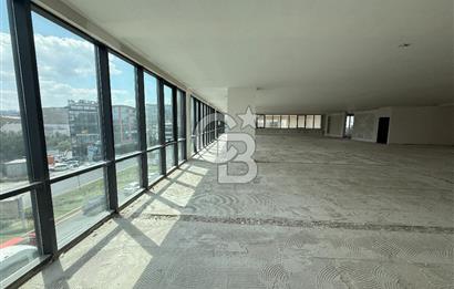 # MUSTAFA KEMAL MAHALLESİ’NDE ANA CADDE ÜZERİNDE, 30 METRE CEPHELİ KOMPLE KİRALIK BİNA