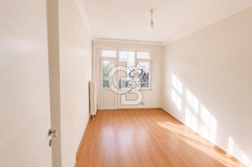 Kadıköy Moda Caddesi Üzerinde Kiralık 3+1 Daire