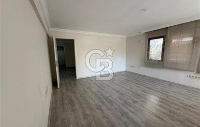 Karşıyaka Çarşı Tabela Değeri Yüksek Asansörlü 1+0 Kiralık Ofis