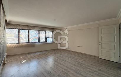 Karşıyaka Çarşı Tabela Değeri Yüksek Asansörlü 1+0 Kiralık Ofis