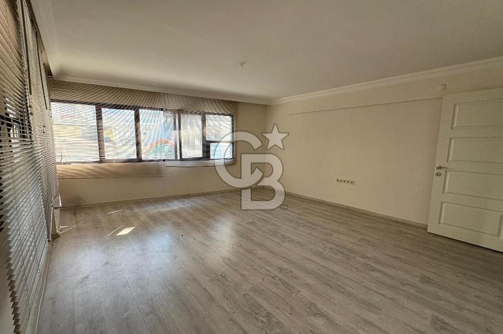 Karşıyaka Çarşı Tabela Değeri Yüksek Asansörlü 1+0 Kiralık Ofis