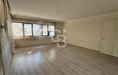 Karşıyaka Çarşı Tabela Değeri Yüksek Asansörlü 1+0 Kiralık Ofis