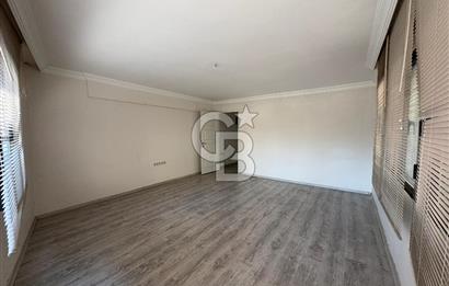 Karşıyaka Çarşı Tabela Değeri Yüksek Asansörlü 1+0 Kiralık Ofis