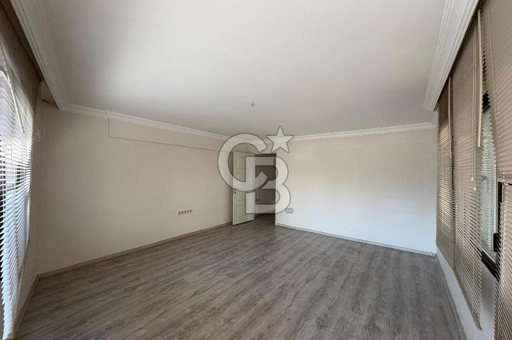 Karşıyaka Çarşı Tabela Değeri Yüksek Asansörlü 1+0 Kiralık Ofis