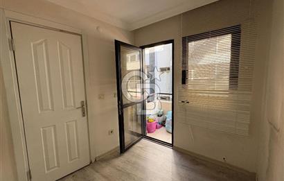 Karşıyaka Çarşı Tabela Değeri Yüksek Asansörlü 1+0 Kiralık Ofis