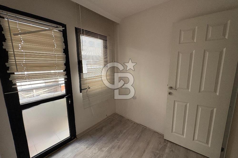 Karşıyaka Çarşı Tabela Değeri Yüksek Asansörlü 1+0 Kiralık Ofis