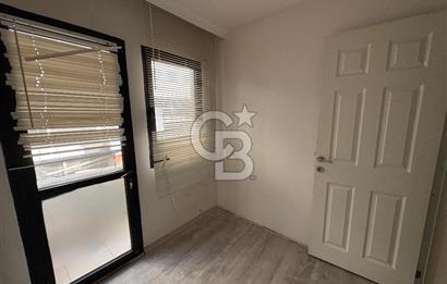 Karşıyaka Çarşı Tabela Değeri Yüksek Asansörlü 1+0 Kiralık Ofis
