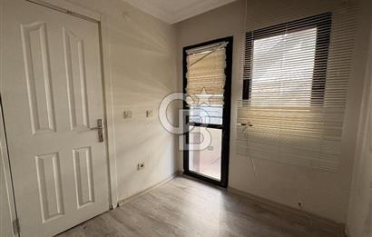 Karşıyaka Çarşı Tabela Değeri Yüksek Asansörlü 1+0 Kiralık Ofis