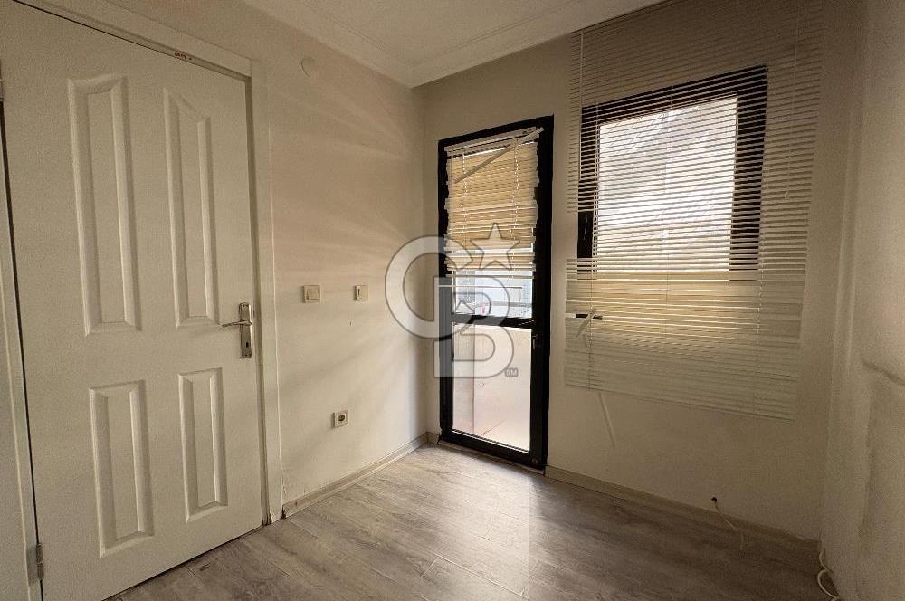 Karşıyaka Çarşı Tabela Değeri Yüksek Asansörlü 1+0 Kiralık Ofis