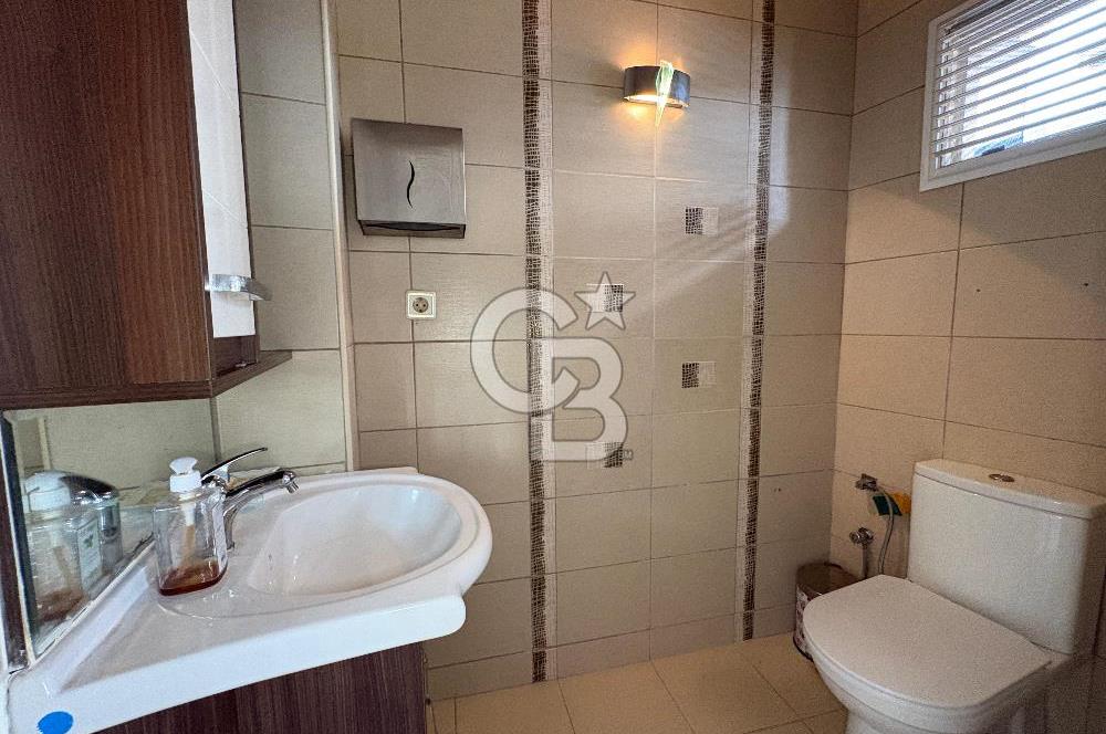 Karşıyaka Çarşı Tabela Değeri Yüksek Asansörlü 1+0 Kiralık Ofis