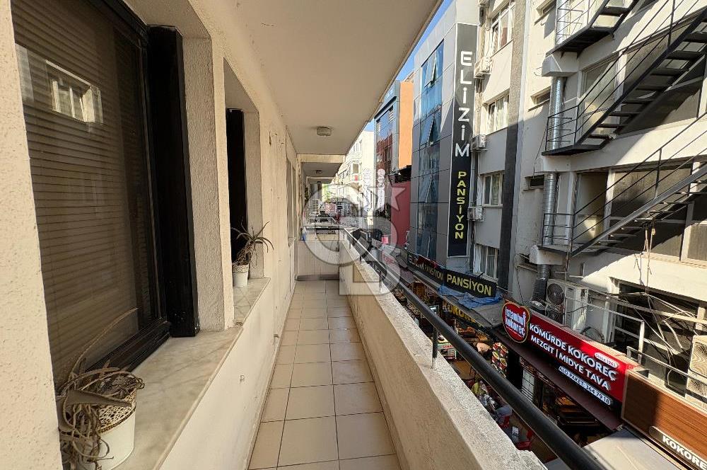Karşıyaka Çarşı Tabela Değeri Yüksek Asansörlü 1+0 Kiralık Ofis