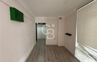 Karşıyaka Çarşı Tabela Değeri Yüksek Asansörlü 1+0 Kiralık Ofis