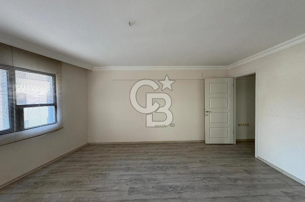 Karşıyaka Çarşı Tabela Değeri Yüksek Asansörlü 1+0 Kiralık Ofis