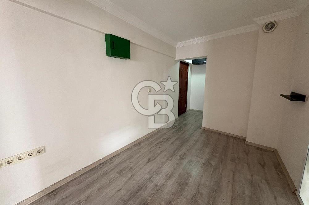 Karşıyaka Çarşı Tabela Değeri Yüksek Asansörlü 1+0 Kiralık Ofis