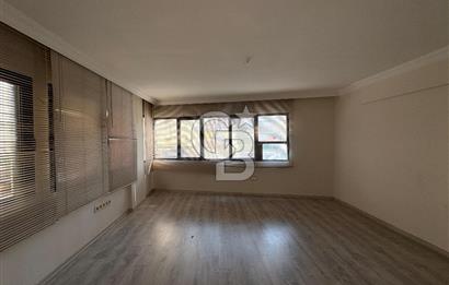 Karşıyaka Çarşı Tabela Değeri Yüksek Asansörlü 1+0 Kiralık Ofis