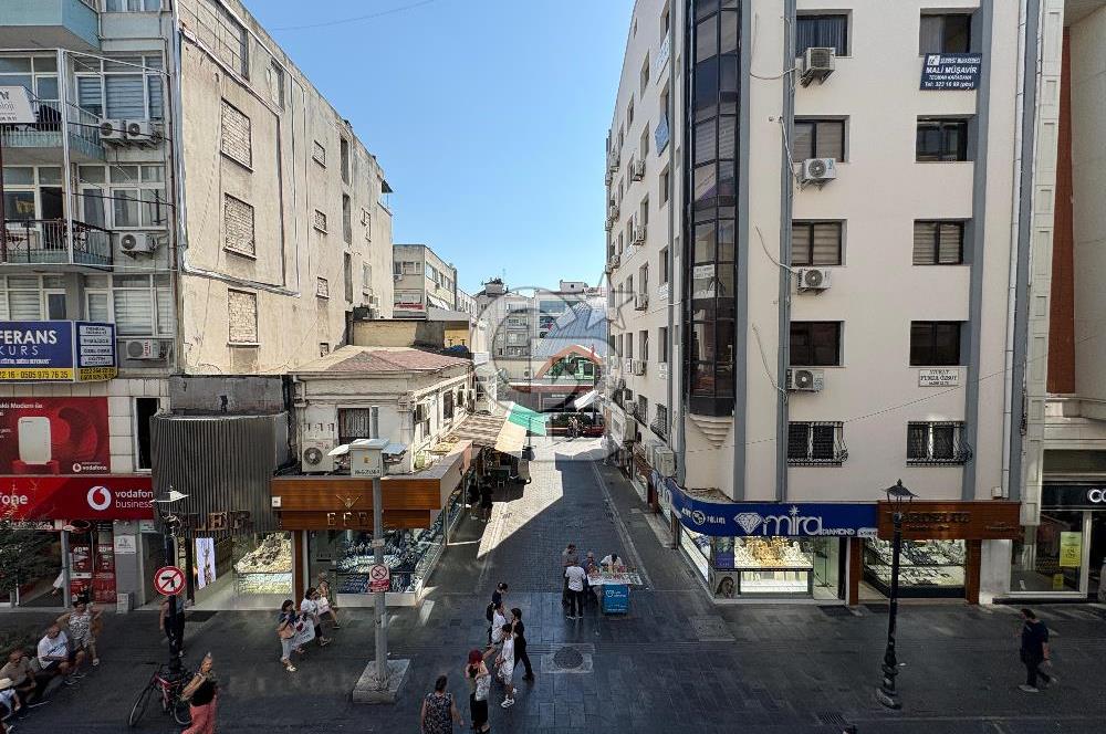 Karşıyaka Çarşı Tabela Değeri Yüksek Asansörlü 1+0 Kiralık Ofis