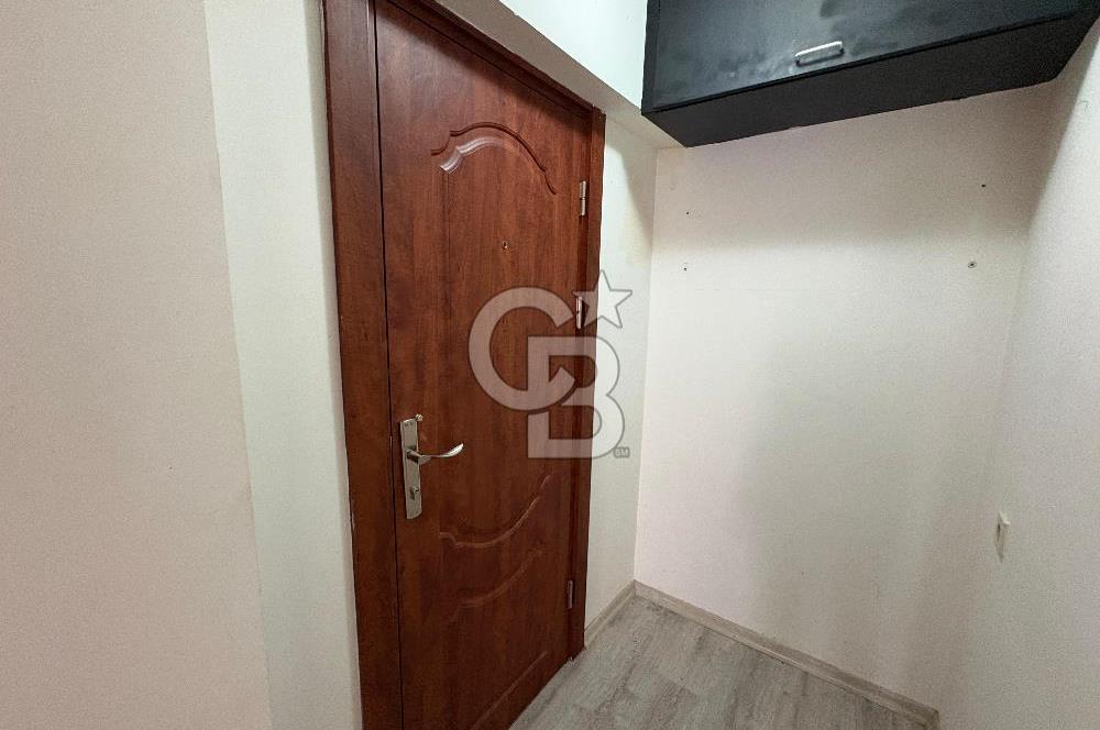 Karşıyaka Çarşı Tabela Değeri Yüksek Asansörlü 1+0 Kiralık Ofis