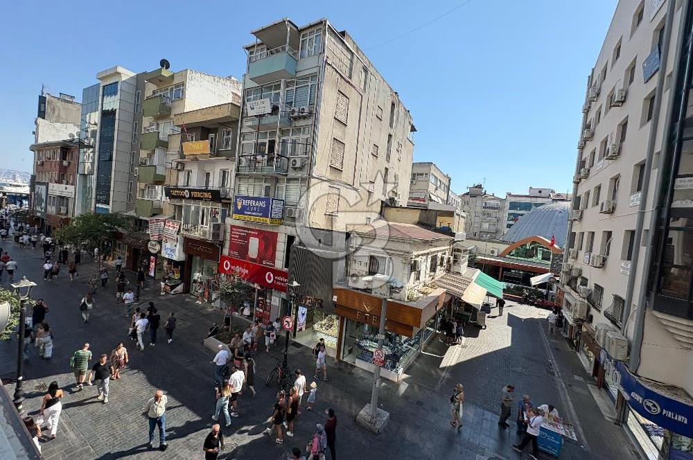 Karşıyaka Çarşı Tabela Değeri Yüksek Asansörlü 1+0 Kiralık Ofis