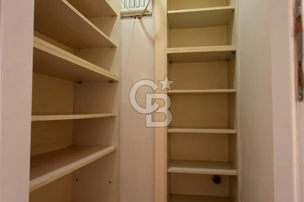 Buca Kızılkanat Sitesi 3+1 Otoparklı Kiralık Geniş Daire