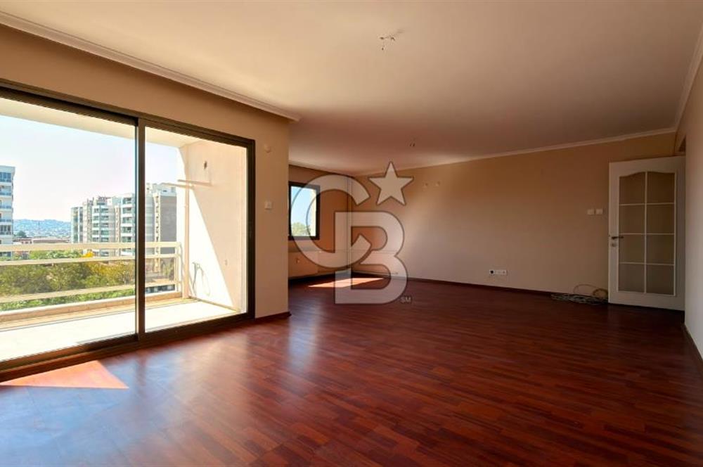 Buca Kızılkanat Sitesi 3+1 Otoparklı Kiralık Geniş Daire