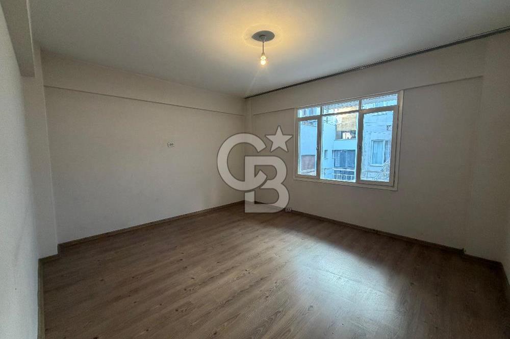 Balçova'nın En Merkezi Yerinde Satılık 3+1 Daire