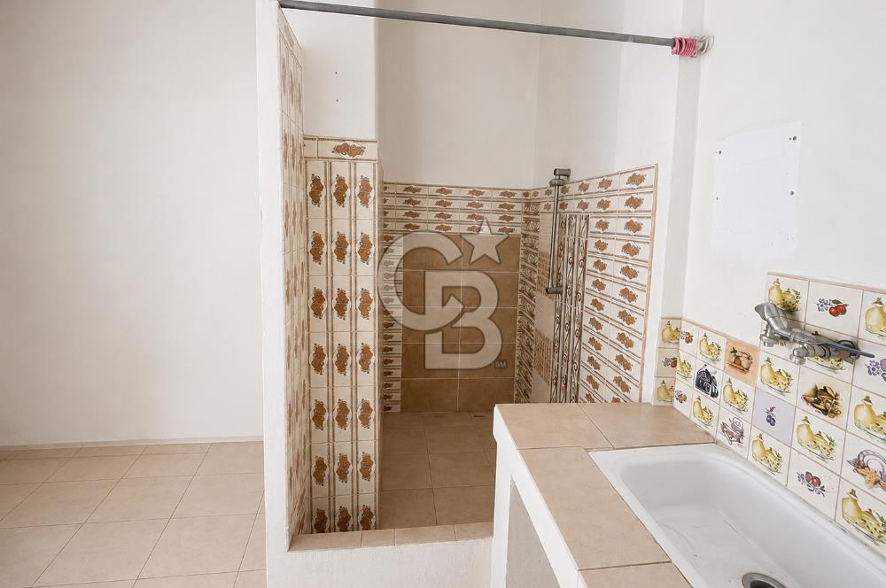 BORNOVA ERZENE'DE BATAR KATLI SATILIK DÜKKÂN 