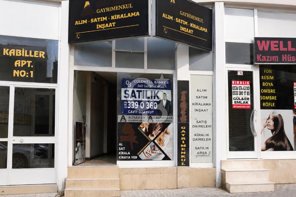BORNOVA ERZENE'DE BATAR KATLI SATILIK DÜKKÂN 