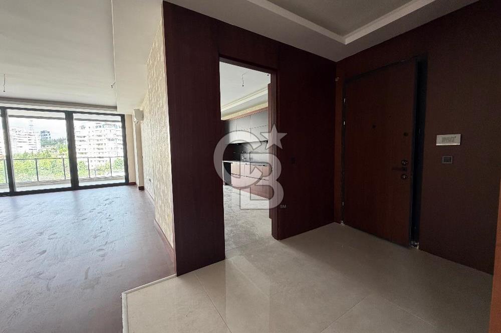 ALACAATLI'DA BUTİK BİR SİTEDE NET 186M2 4+1 SIFIR KİRALIK DAİRE