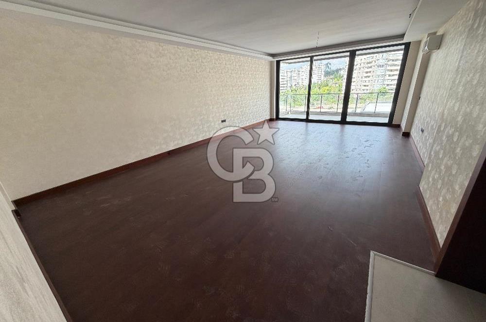 ALACAATLI'DA BUTİK BİR SİTEDE NET 186M2 4+1 SIFIR KİRALIK DAİRE