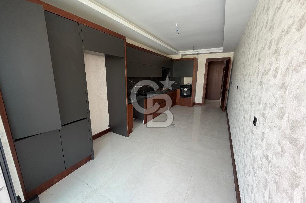 ALACAATLI'DA BUTİK BİR SİTEDE NET 186M2 4+1 SIFIR KİRALIK DAİRE