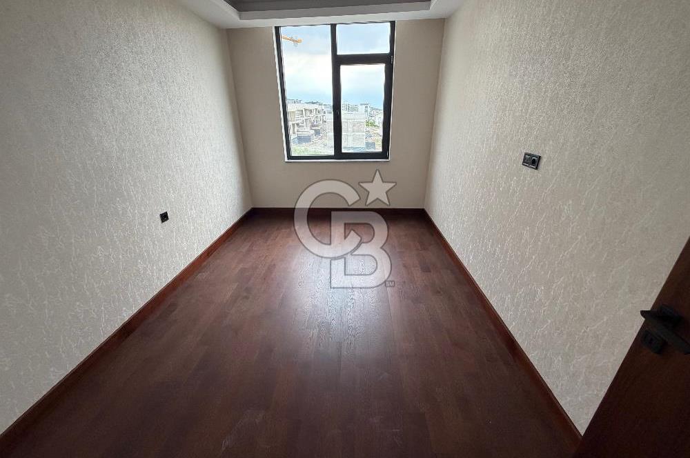 ALACAATLI'DA BUTİK BİR SİTEDE NET 186M2 4+1 SIFIR KİRALIK DAİRE