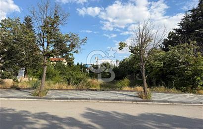 İNCEK ÖYSEKENT'TE CADDE ÜZERİNDE TEK TAPU 660 M2 KÖŞE PARSEL