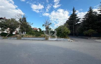 İNCEK ÖYSEKENT'TE CADDE ÜZERİNDE TEK TAPU 660 M2 KÖŞE PARSEL
