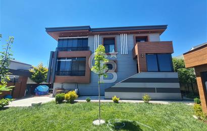 BAĞLICADA 5+1 LÜX YAPILI 300 M2 SATILIK VİLLA