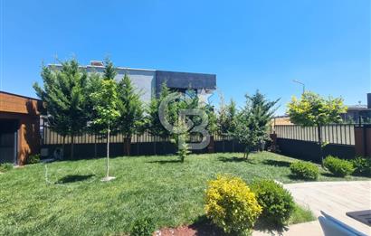 BAĞLICADA 5+1 LÜX YAPILI 300 M2 SATILIK VİLLA