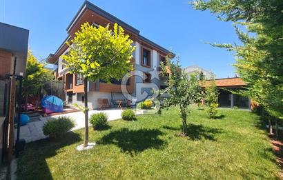 BAĞLICADA 5+1 LÜX YAPILI 300 M2 SATILIK VİLLA
