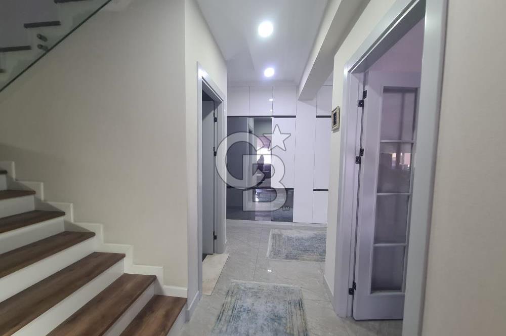 BAĞLICADA 5+1 LÜX YAPILI 300 M2 SATILIK VİLLA