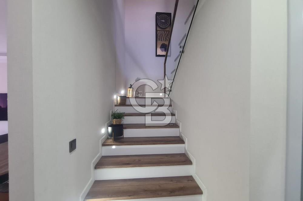 BAĞLICADA 5+1 LÜX YAPILI 300 M2 SATILIK VİLLA