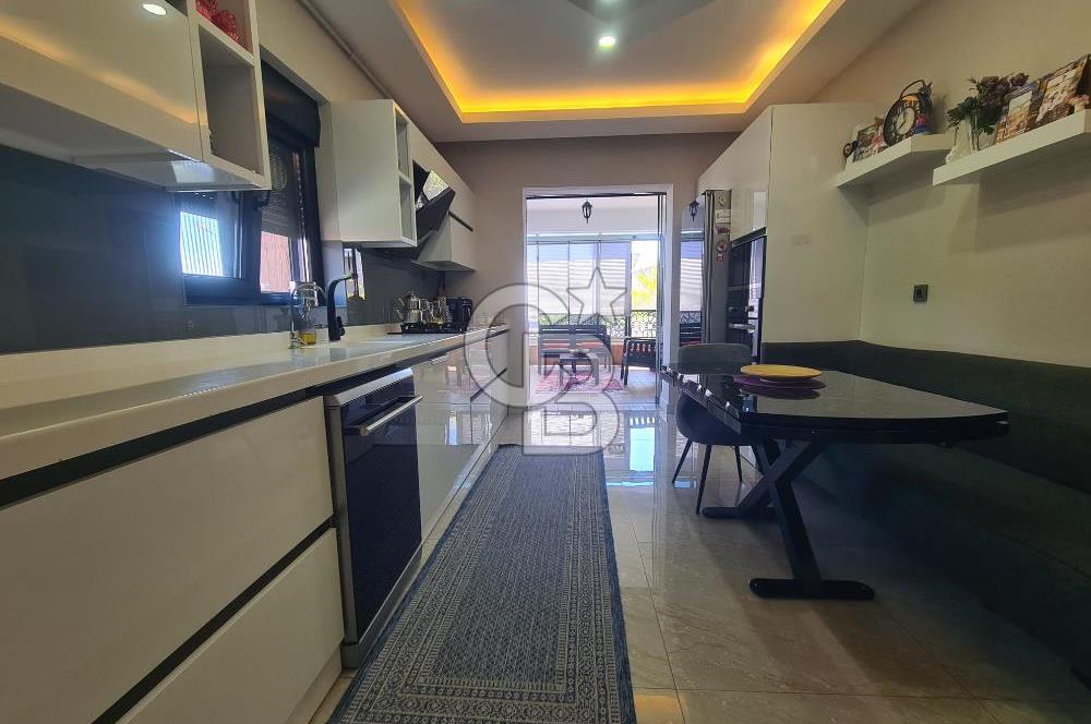 BAĞLICADA 5+1 LÜX YAPILI 300 M2 SATILIK VİLLA