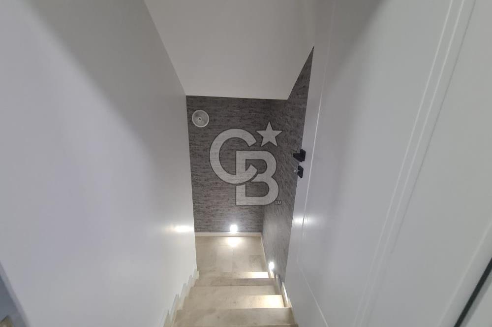 BAĞLICADA 5+1 LÜX YAPILI 300 M2 SATILIK VİLLA