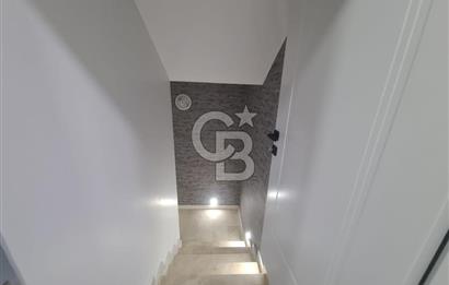 BAĞLICADA 5+1 LÜX YAPILI 300 M2 SATILIK VİLLA