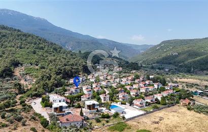 YAŞAMKENT SİTESİ'NDE | ORMANA KOMŞU | ÖZEL KONUMLU VİLLA 