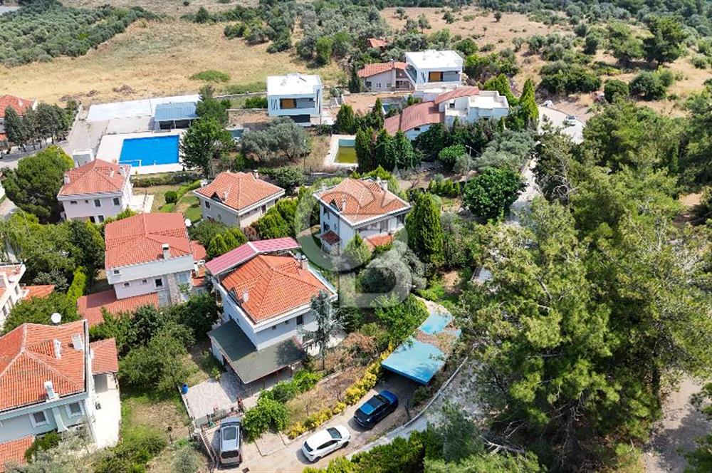 YAŞAMKENT SİTESİ'NDE | ORMANA KOMŞU | ÖZEL KONUMLU VİLLA 