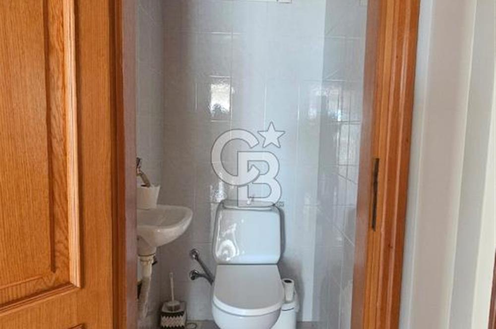 KADIKÖY CADDEBOSTAN DA 190 m² 4+1 GENİŞ SALONLU KİRALIK DAİRE
