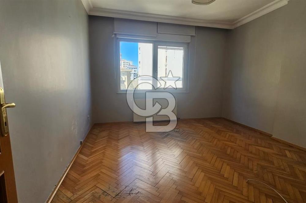 KADIKÖY CADDEBOSTAN DA 190 m² 4+1 GENİŞ SALONLU KİRALIK DAİRE