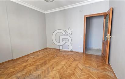 KADIKÖY CADDEBOSTAN DA 190 m² 4+1 GENİŞ SALONLU KİRALIK DAİRE