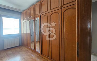 KADIKÖY CADDEBOSTAN DA 190 m² 4+1 GENİŞ SALONLU KİRALIK DAİRE