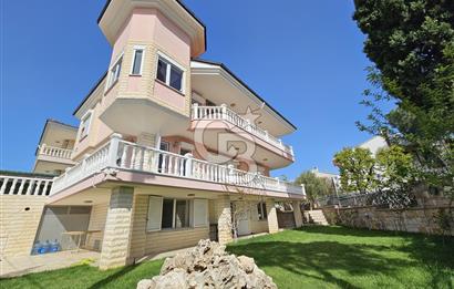 Cunda Mithatpaşa Mahallesi Denize 100m Kiralık Bahçe Katı Villa