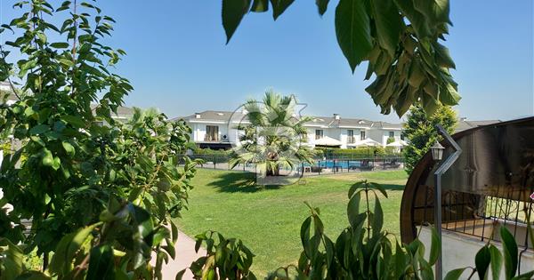 BAŞİSKELE KULLAR HAVUZLU KAPALI OTOPARKLI SİTE İÇİ 4+1 VİLLA - 369100