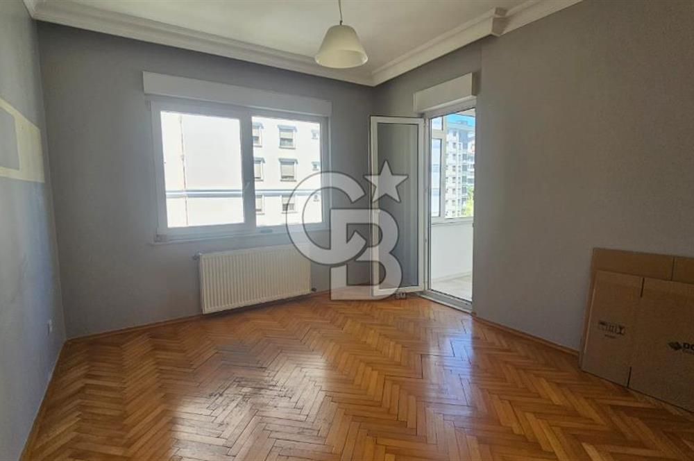 KADIKÖY CADDEBOSTAN DA 190 m² 4+1 GENİŞ SALONLU KİRALIK DAİRE